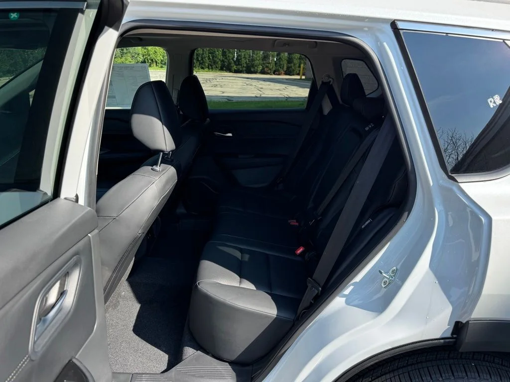 New 2026 Everest White Pearl Tricoat Nissan Dark Armor image 10