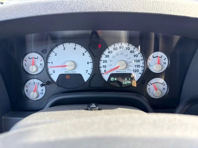 Used 2008 Yellow Dodge Laramie image 10