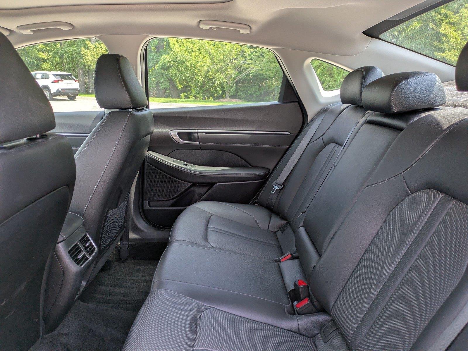 Used 2023 Onyx Black Hyundai Limited image 13