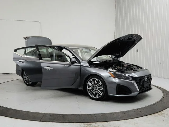 Used 2023 Gray Nissan 2.5 SL image 9