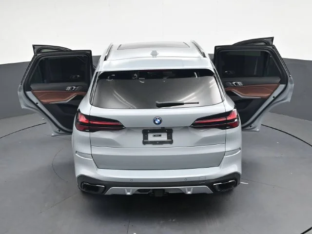 Used 2024 Gray BMW xDrive50e image 41