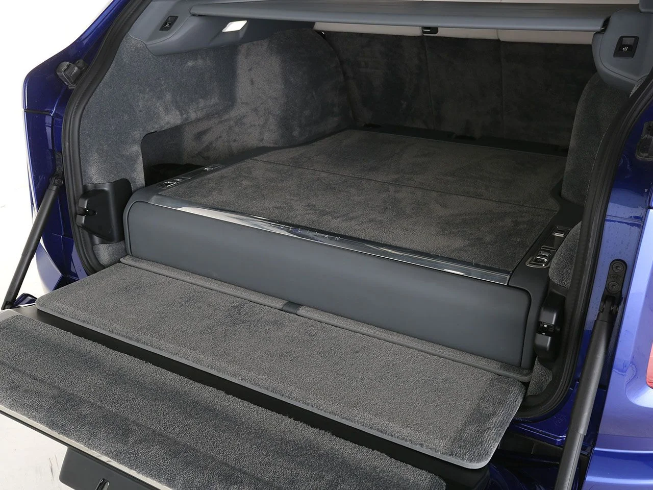 Used 2024 Blue Rolls-Royce Black Badge image 24