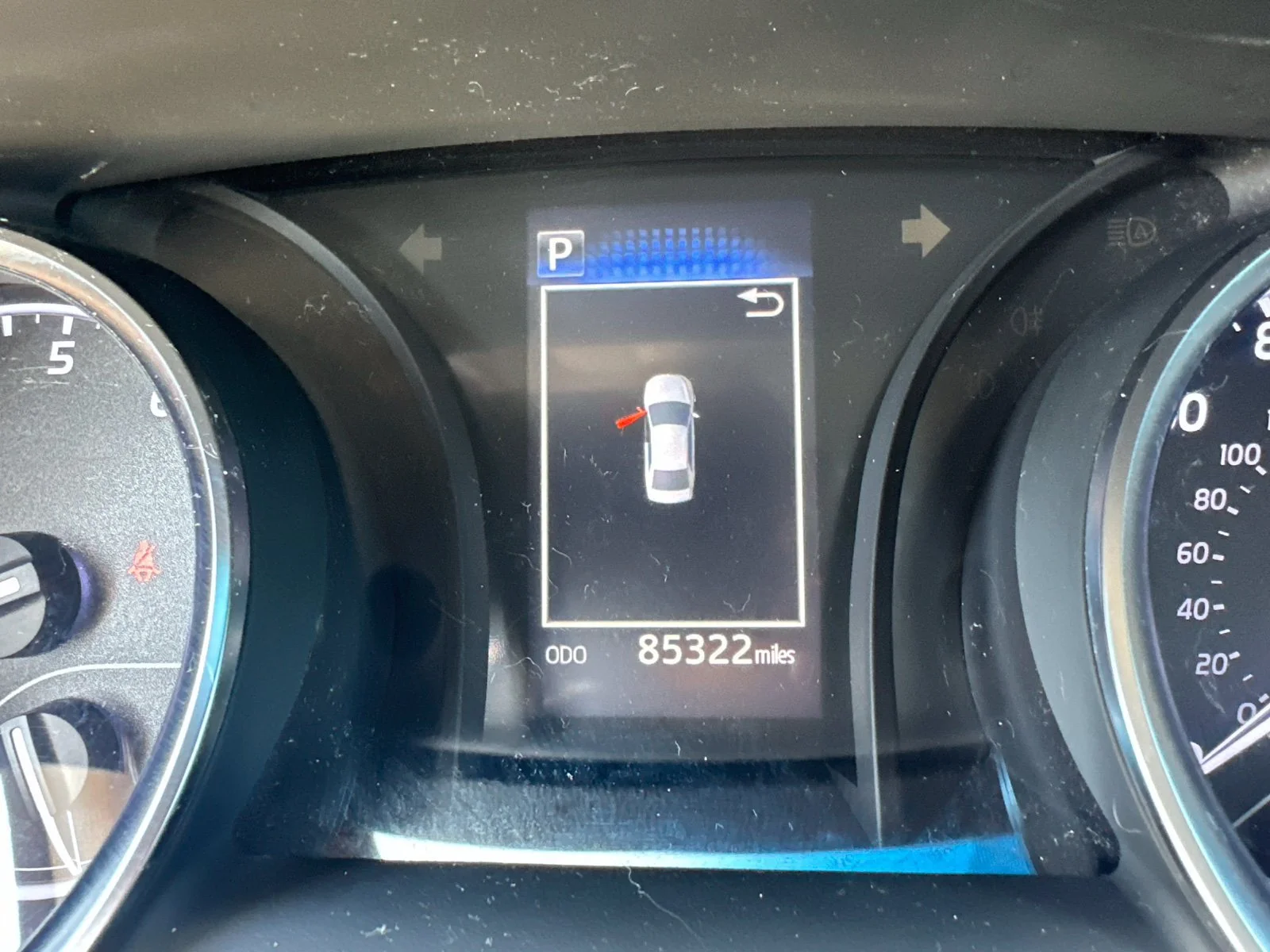 Used 2018 White Toyota LE image 7