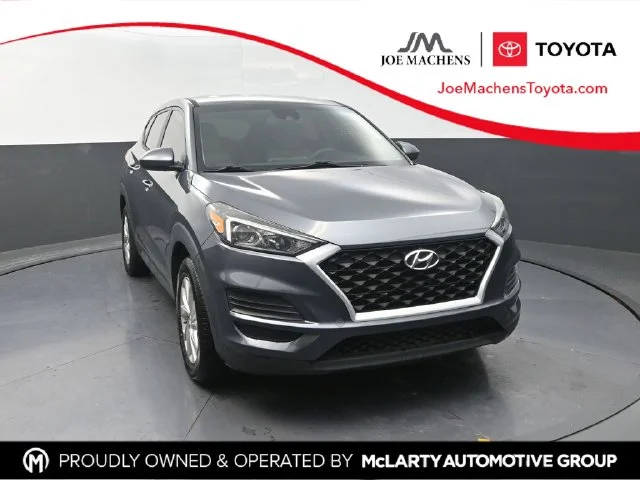 Used 2021 Gray Hyundai SE image 1