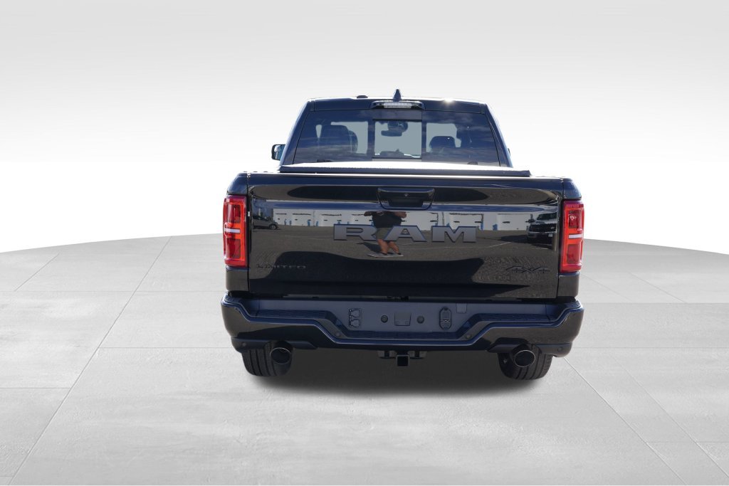 New 2027 Diamond Black Crystal Pearl-Coat Exterior Paint RAM Limited image 4