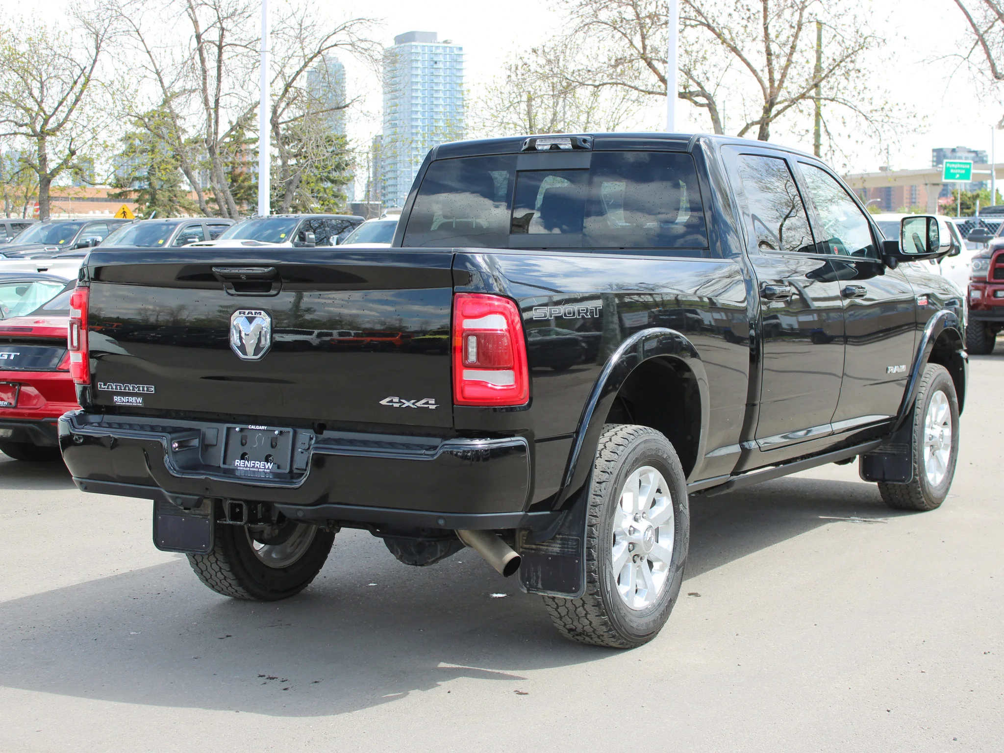 Certified Used 2022 Black RAM Laramie * Leather, Power Running Boards, Heated Seats, Towing Tech Group image 15
