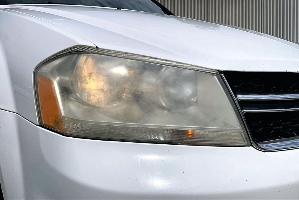 Used 2013 White Dodge SE image 28