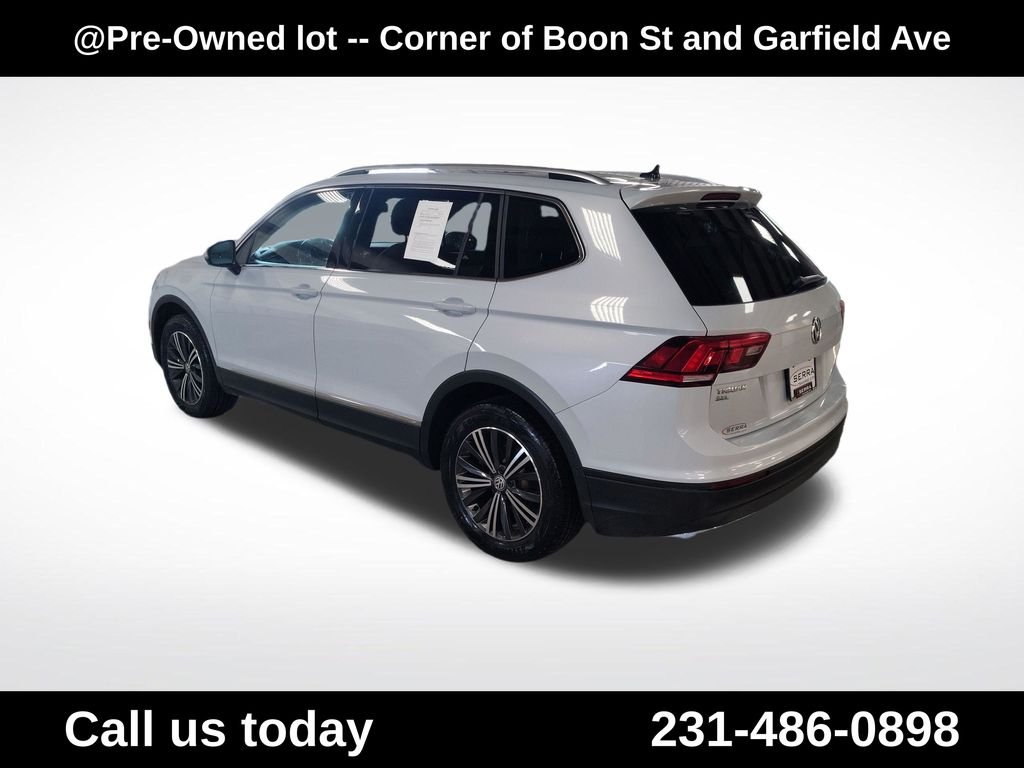 Used 2018  Volkswagen 2.0T SEL image 3