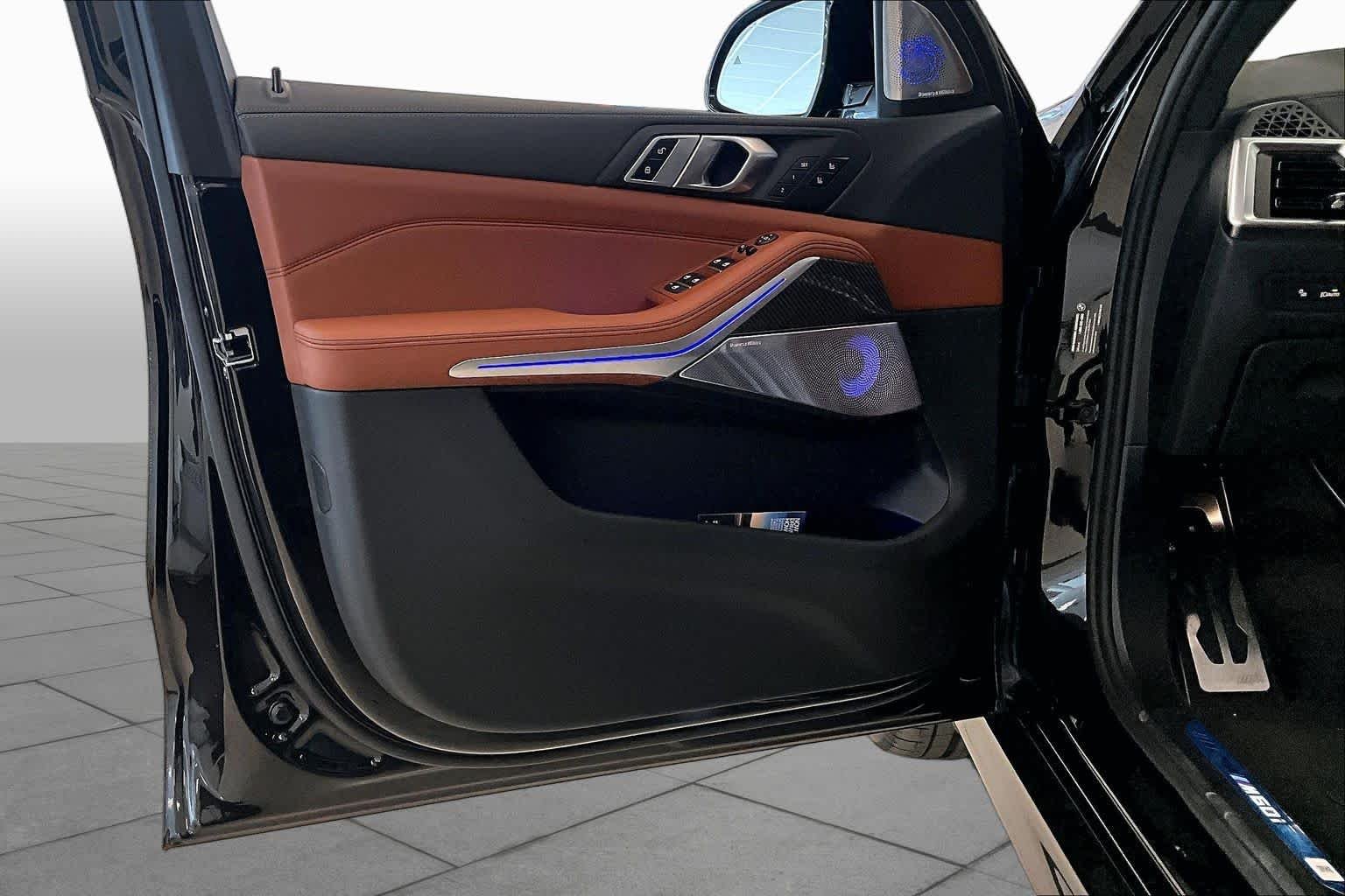 Used 2026 Black Sapphire Metallic BMW M60i image 21