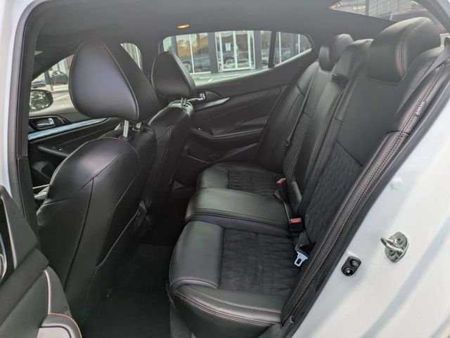 Used 2022 White Nissan SR image 11