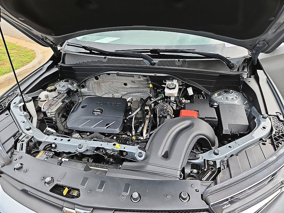 Used 2023 Sterling Gray Metallic Chevrolet LT image 25