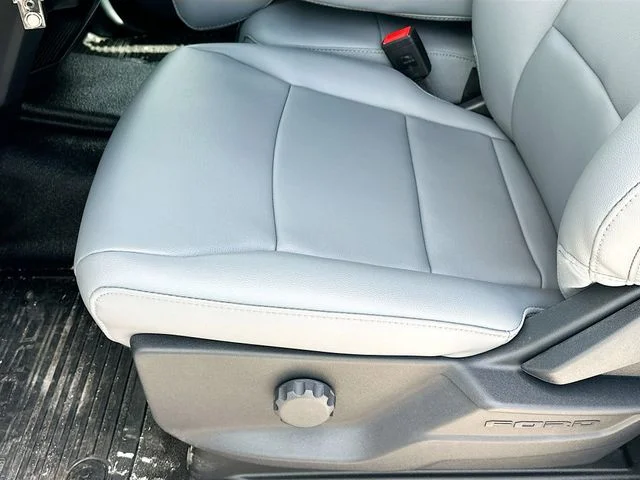 New 2026 Oxford White Ford XL image 13