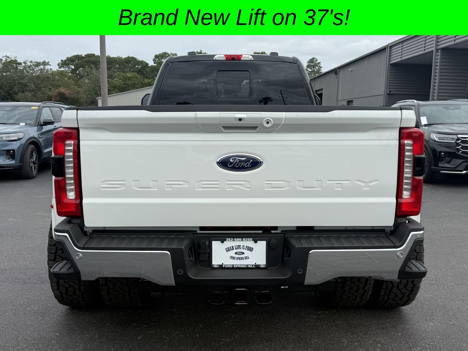 Used 2025 White Ford Lariat image 13