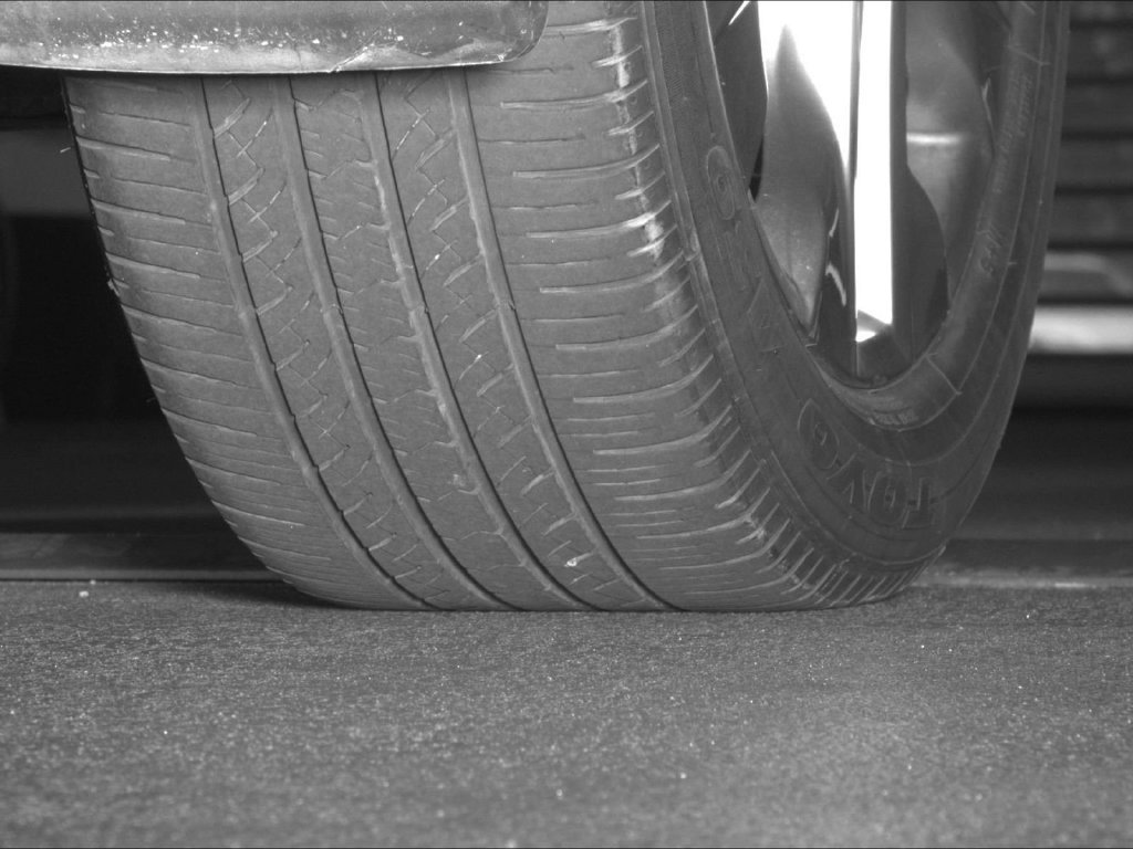 Certified Used 2025  Toyota XLE Premium image 13