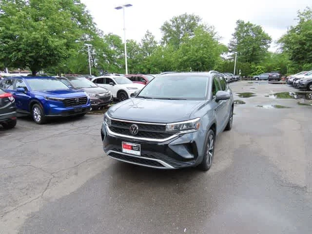 2022 Volkswagen Taos 1.5T SE 4Motion's photo