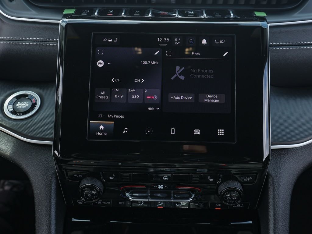 New 2026 Diamond Black Crystal Pearl-Coat Exterior Paint Jeep Laredo X image 28