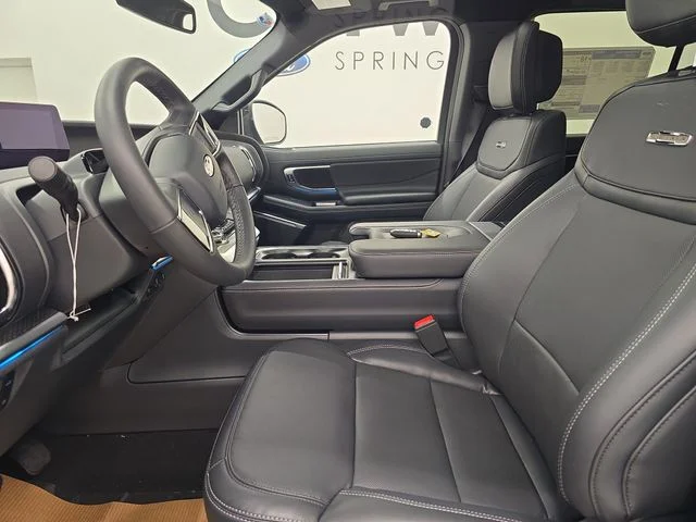 New 2026 Agate Black Metallic Ford MAX Platinum® image 31