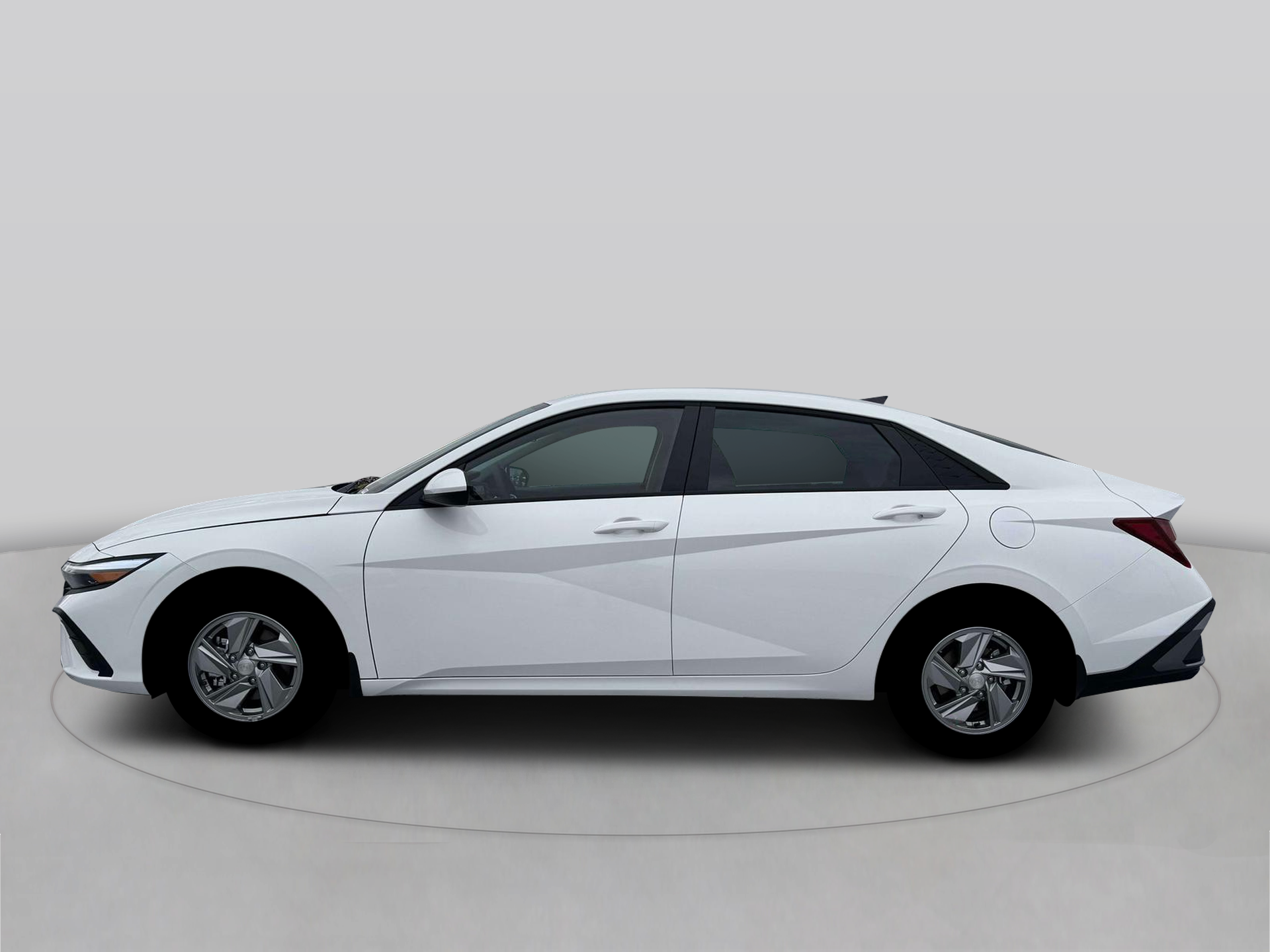 New 2026 White Hyundai SE image 3
