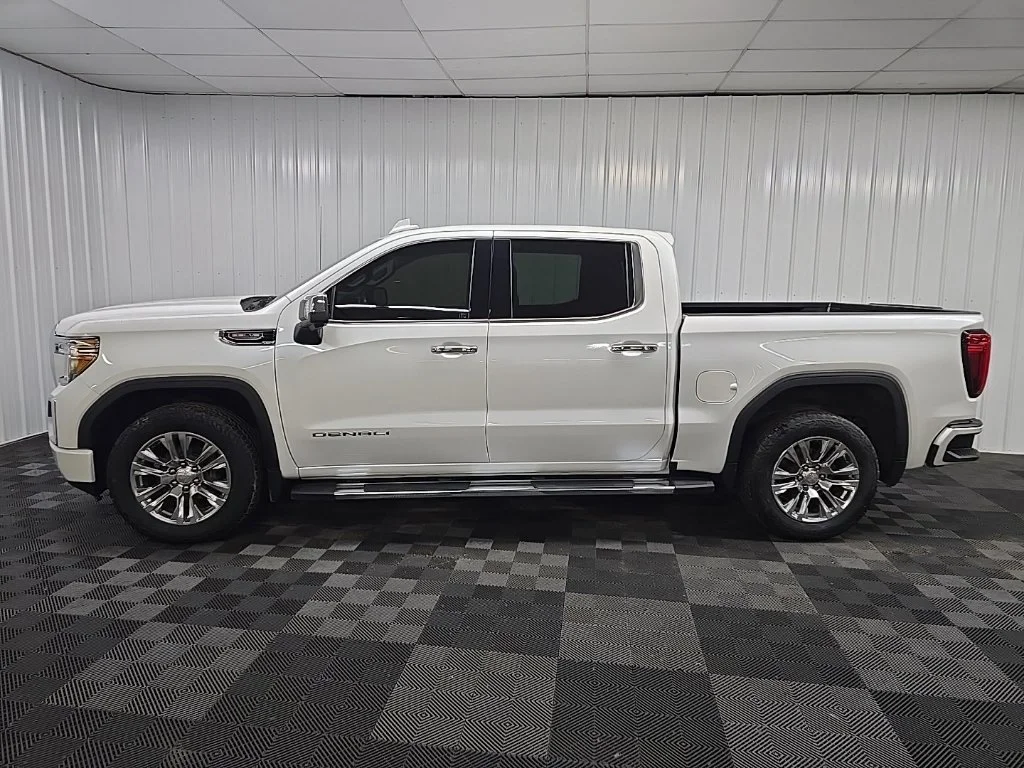 Used 2021 White GMC Denali image 5