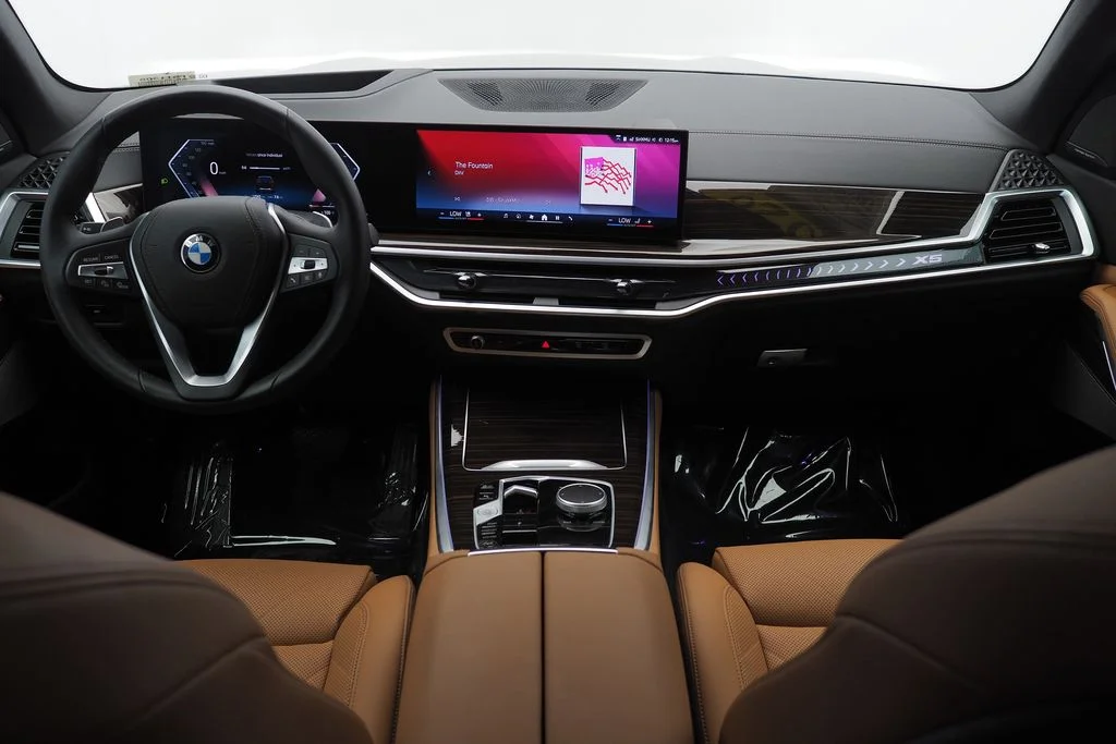 Certified Used 2026 Black Sapphire Metallic BMW xDrive40i image 11