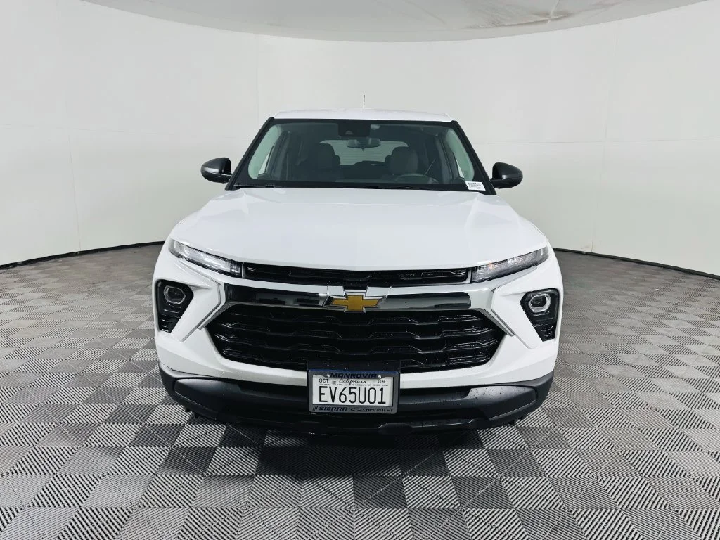 Used 2026 Summit White Chevrolet LS image 3