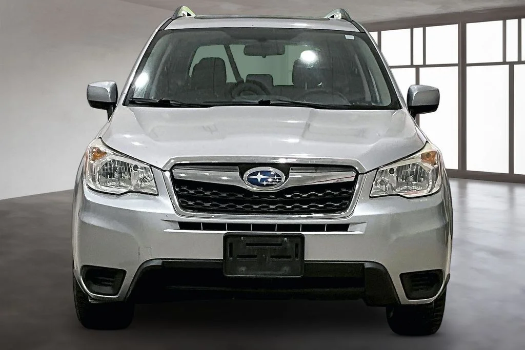 Used 2016 Silver Subaru 2.5i Premium image 3