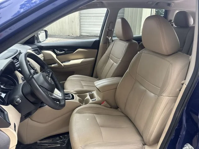 Used 2019 Blue Nissan SL image 15