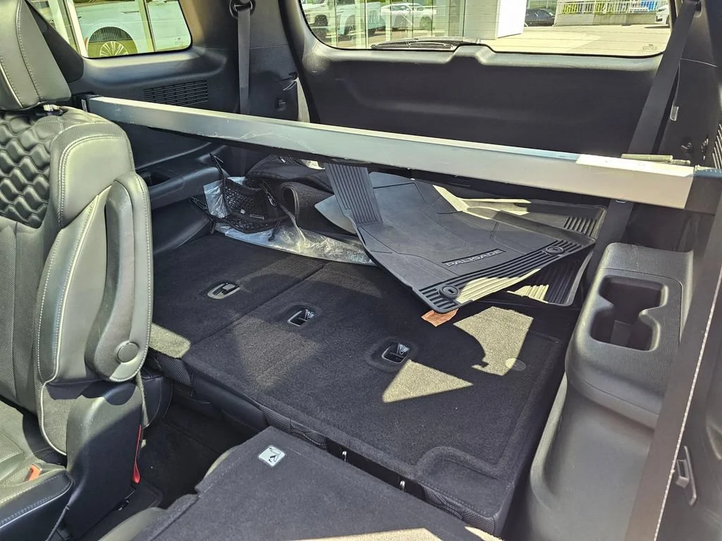 Used 2020 White Hyundai Limited image 18