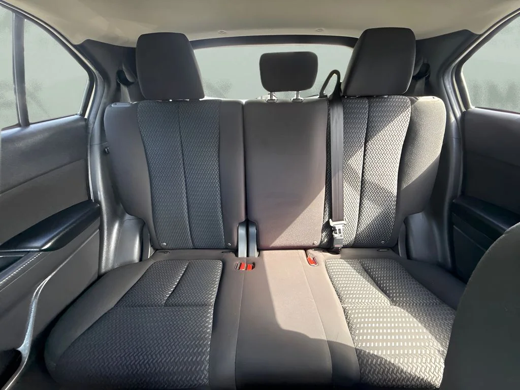 Used 2024 Silver Mitsubishi ES image 6