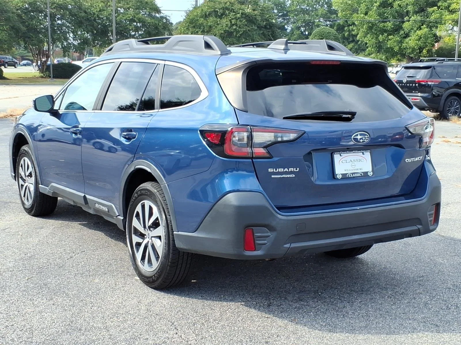 Used 2022 Abyss Blue Pearl Subaru Premium image 9