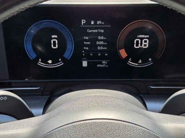Used 2025 Atlas White Hyundai SEL image 15
