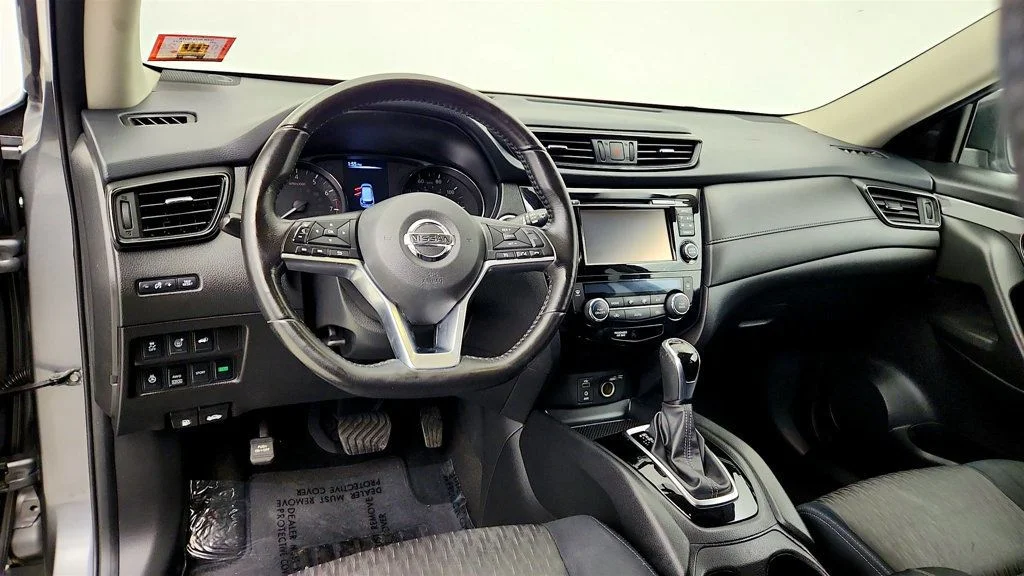 Used 2017 Gun Metallic Nissan 2017.5 AWD SV w/ SV Premium Package & Navigation image 12