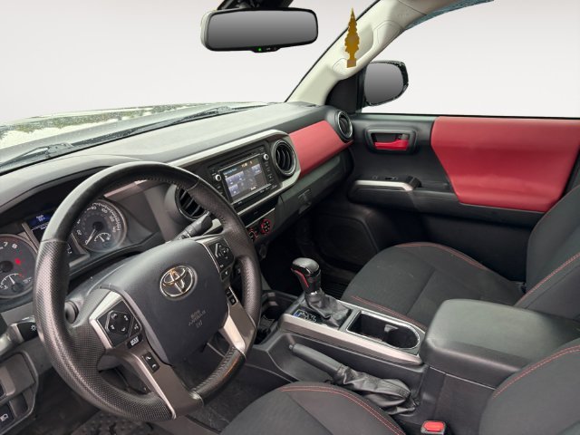 Used 2019 Black Toyota SR5 image 11