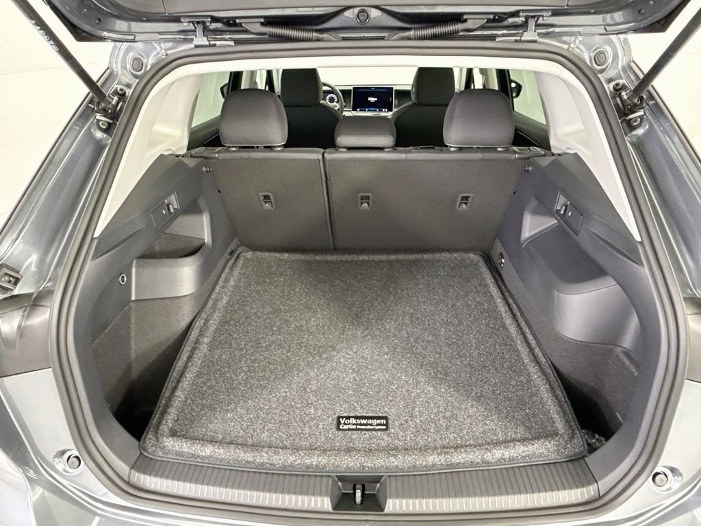 New 2026 Platinum Gray Metallic Volkswagen S image 26
