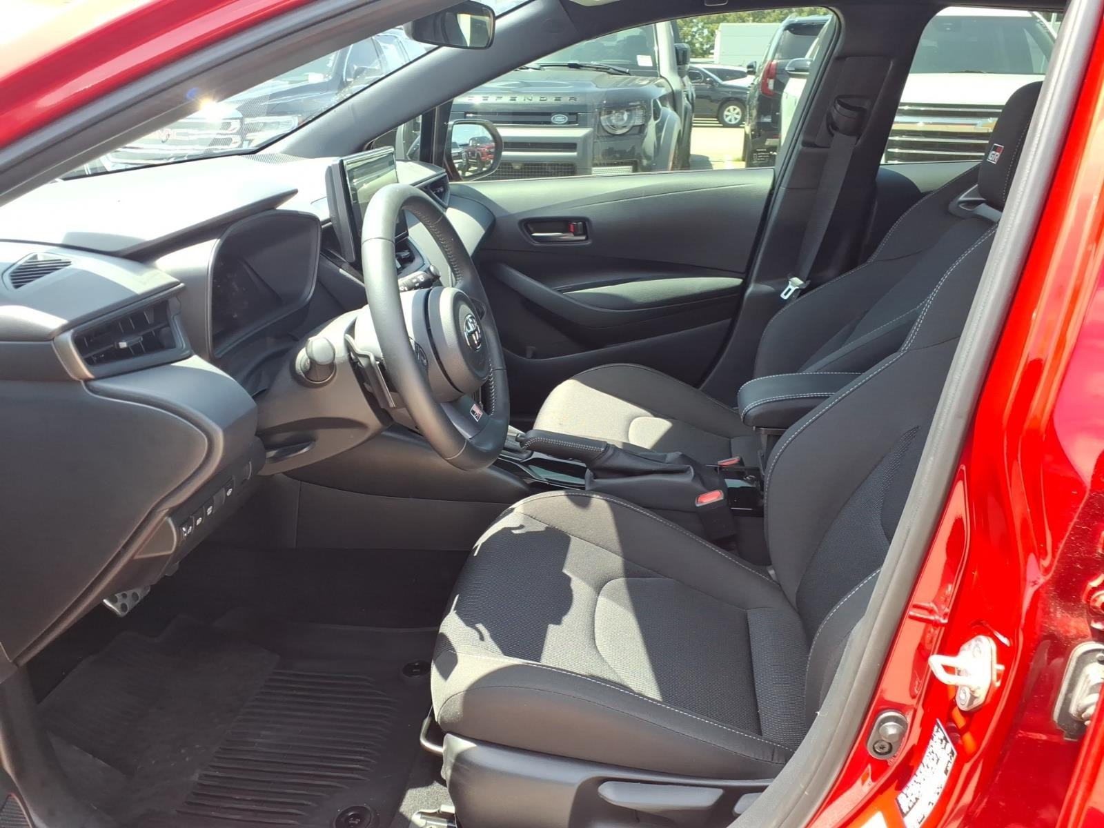 2025 Toyota GR Corolla Core - Photo 17