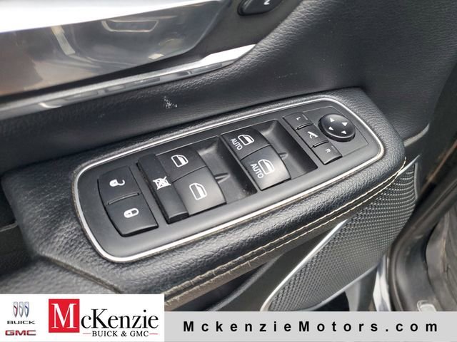 Used 2020 Diamond Black Cry Ram Laramie image 9