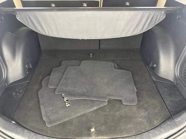 Used 2015 White Toyota XLE image 30
