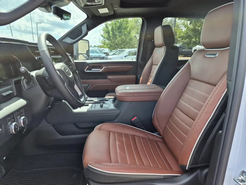 New 2026 Glacier White Tricoat GMC Denali Ultimate image 18