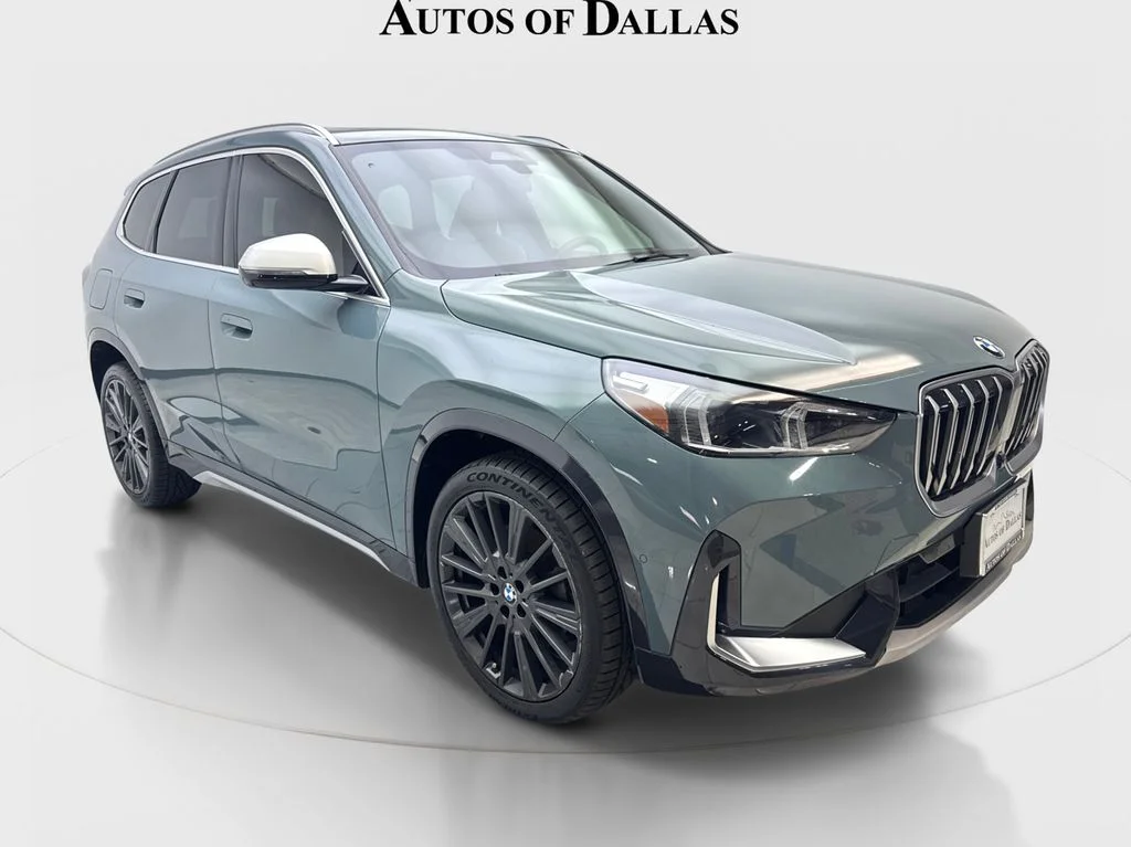 Used 2023 Green BMW xDrive28i image 4