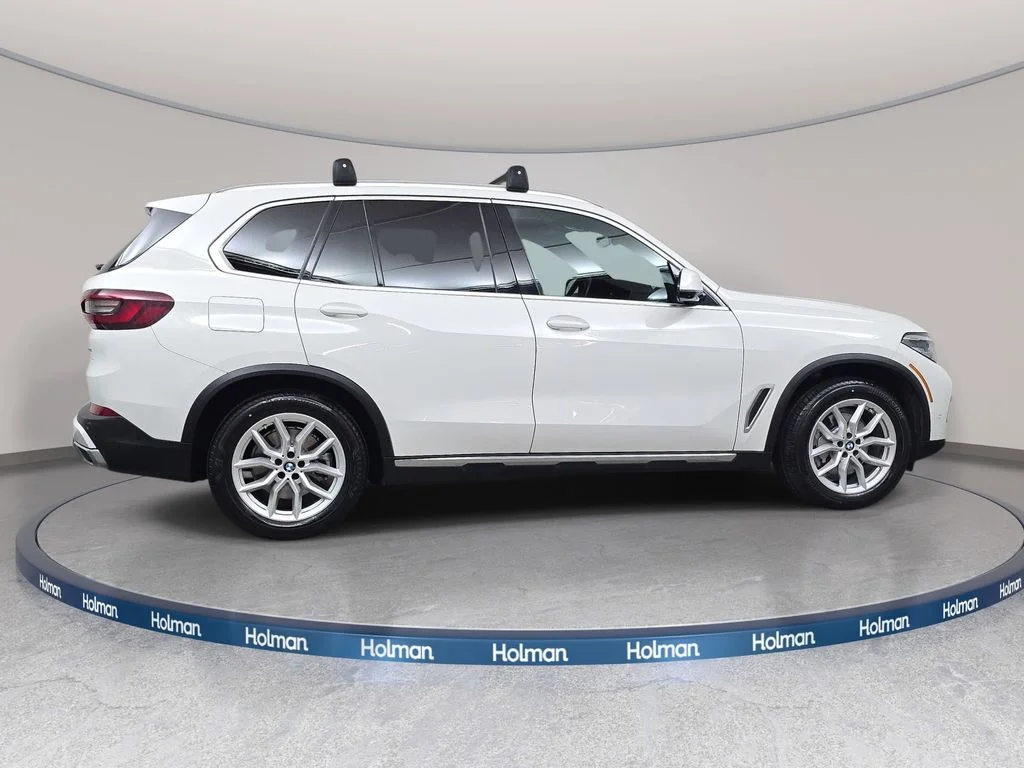 Used 2021 Alpine White BMW xDrive40i image 5