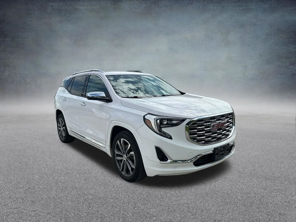 Used 2018 White GMC Denali image 6
