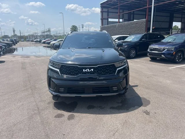 Used 2022 Black Kia EX image 18