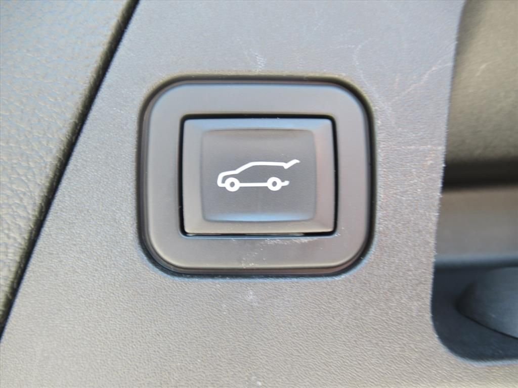 Used 2019 Brown Buick Essence image 33