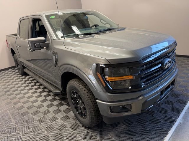 New 2026 Carbonized Gray Metallic Ford XLT image 2