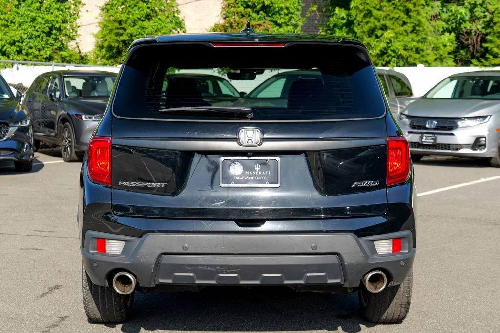 Used 2023 Black Honda EX-L image 6