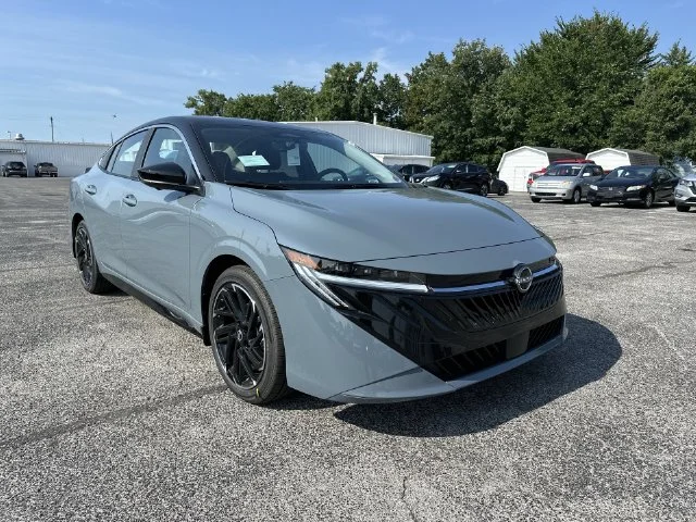 New 2026 Atlantic Gray Metallic / Super Black Two-tone Nissan SR image 18