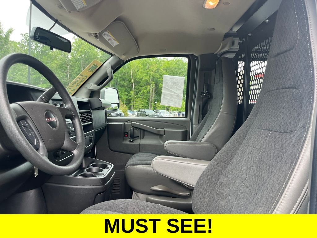 Used 2024 White GMC Work Van image 3
