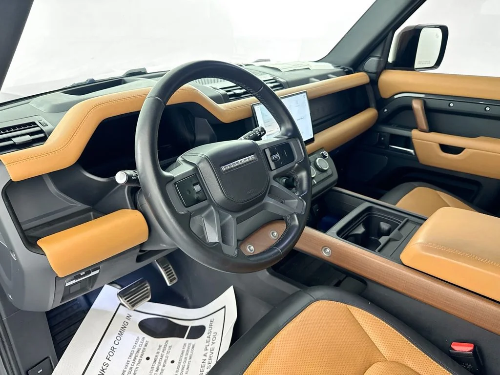 Used 2024 Gray Land Rover X image 9