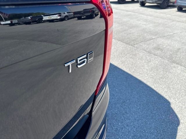 Used 2019 Black Volvo T5 Momentum image 13
