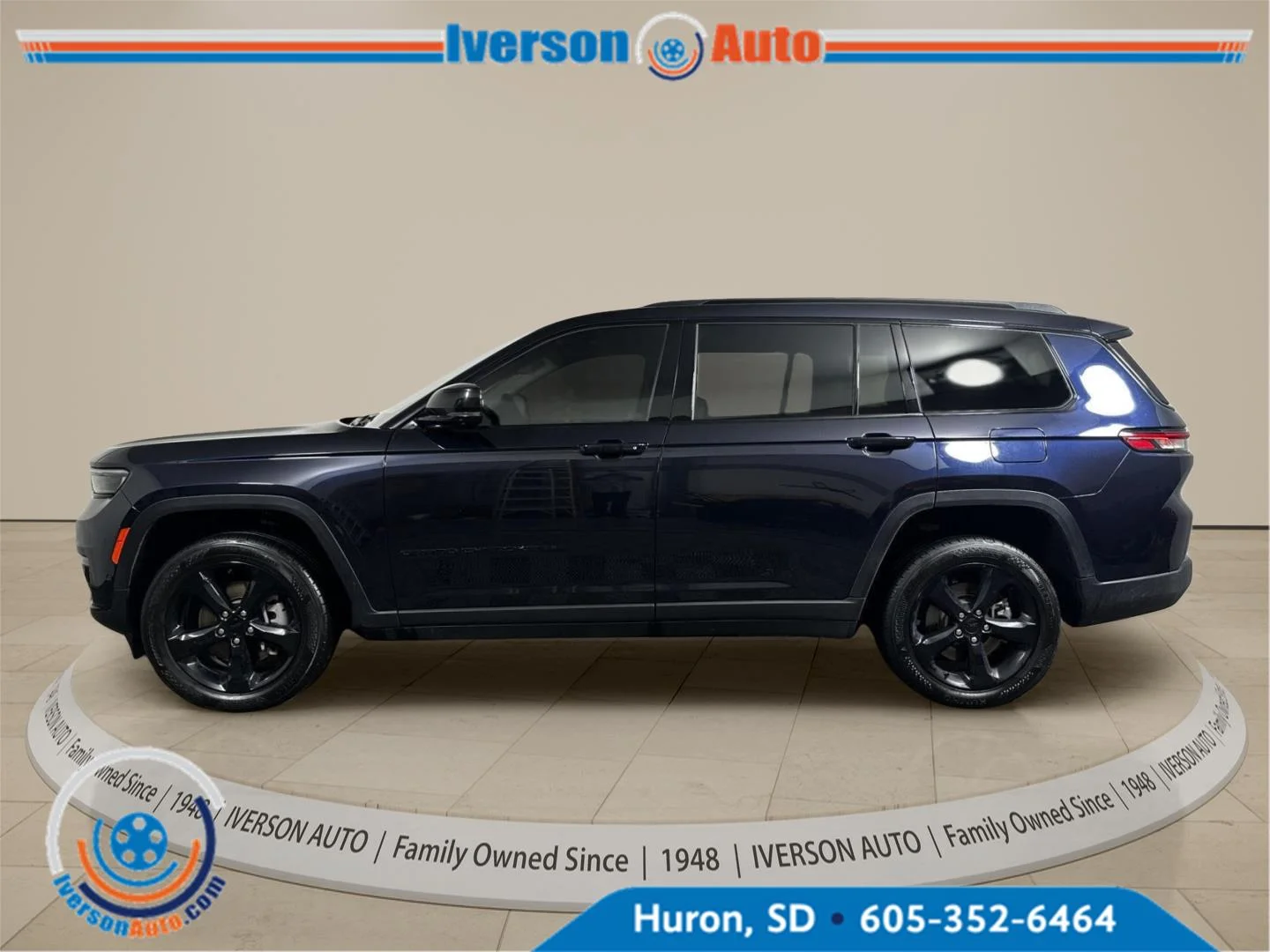 Used 2024 Midnight Sky Jeep Limited image 5